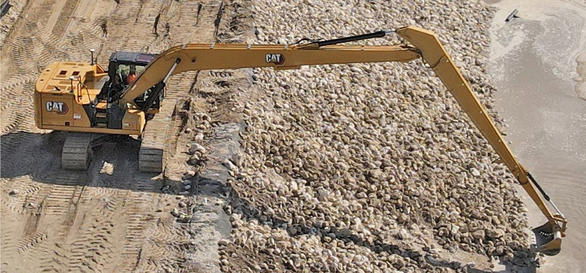 When and Why to Choose a Long Reach Arm Excavator - FreeSitesLike